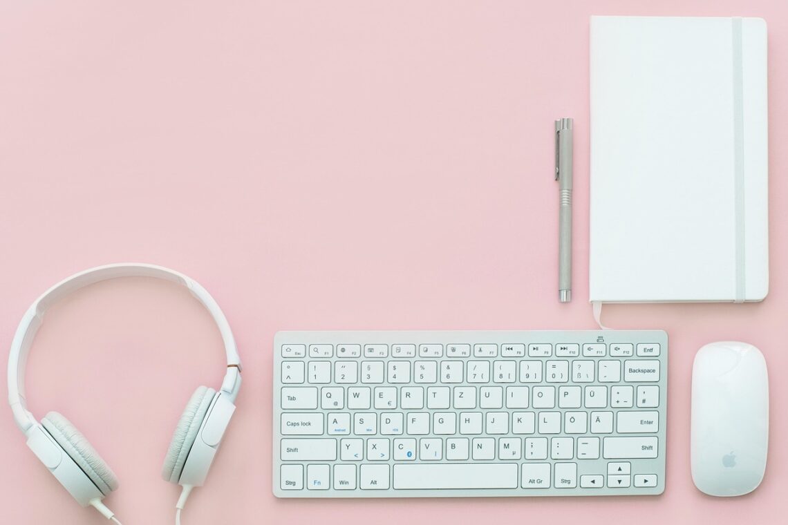 Hoe usb-c stations in meubels je thuiswerkplek transformeren