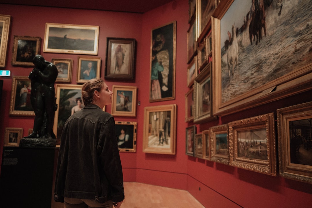 Avant-garde vide galerij: kunst en technologie samenbrengen in de woonkamer