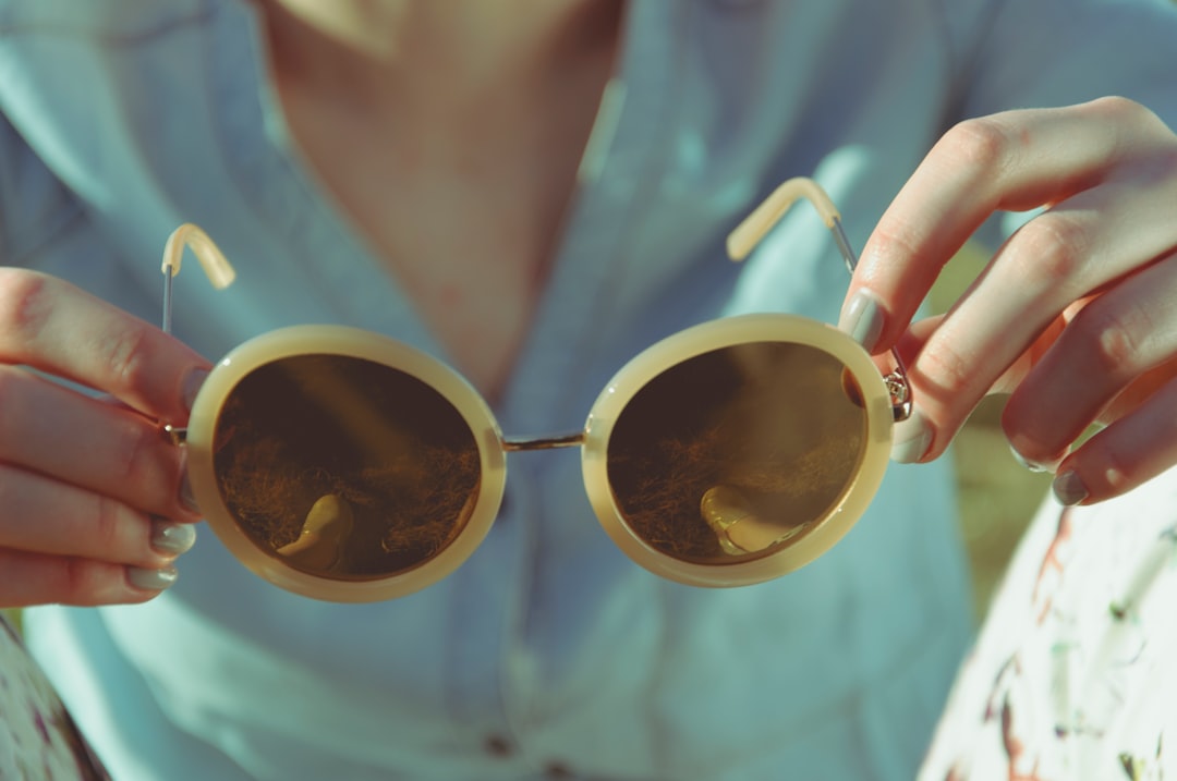 Retro stof combineren met moderne patronen: een speelse stijl voor de zomer